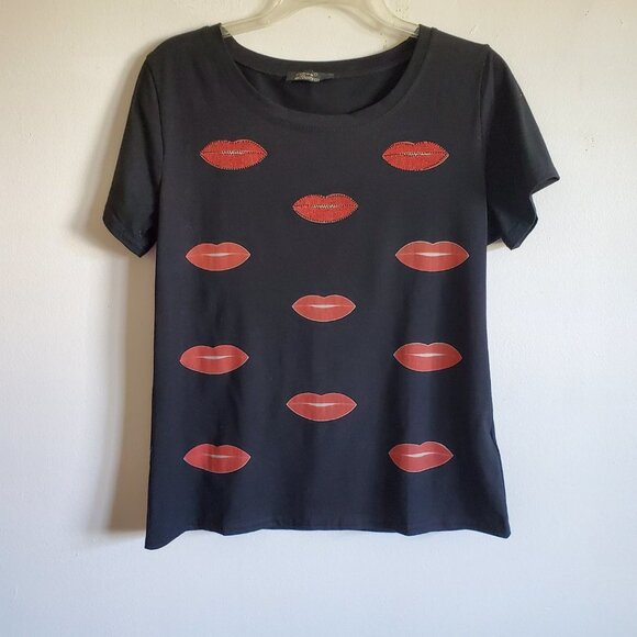 Silver Fox Red Lip Tee Sequined Beaded - Picture 4 of 7